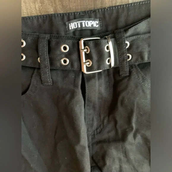 Hot Topic Black grommet belt straight leg black pants new without tags - Picture 4 of 4